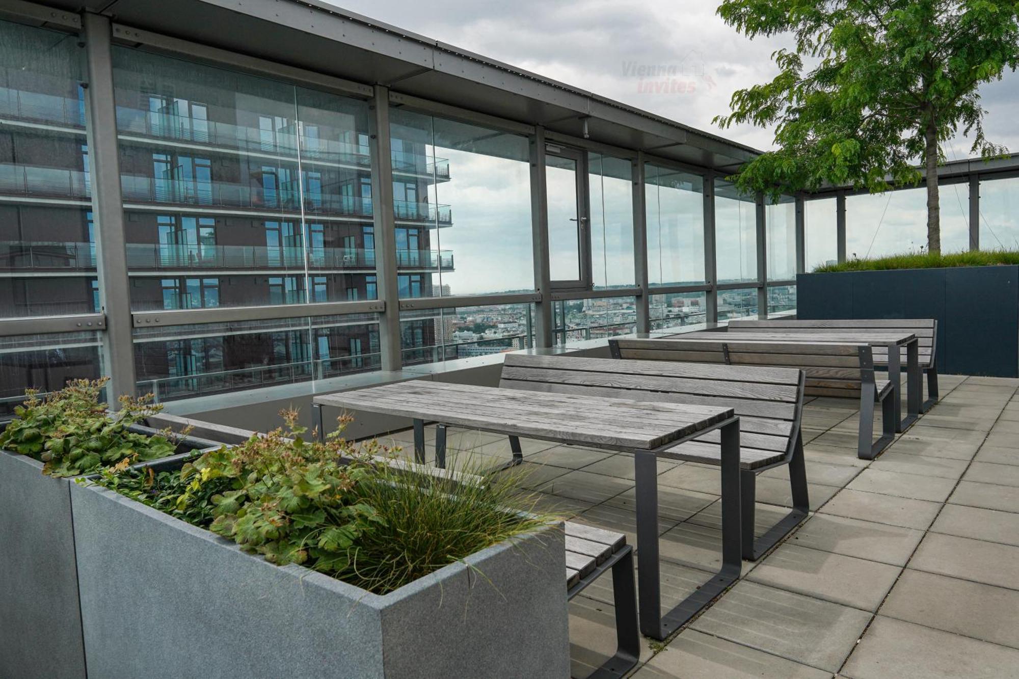 Triiiple 7Heaven - Amazing View On Top Floor With Rooftop Pool Вена Экстерьер фото