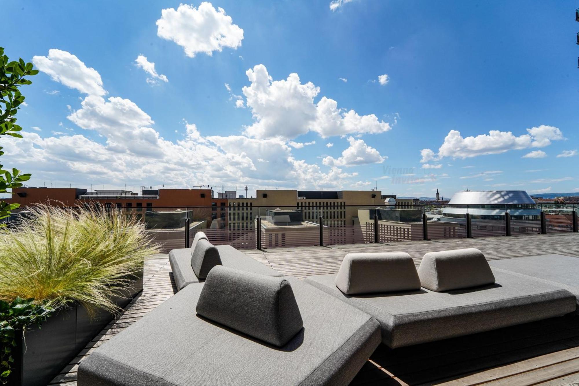 Triiiple 7Heaven - Amazing View On Top Floor With Rooftop Pool Вена Экстерьер фото